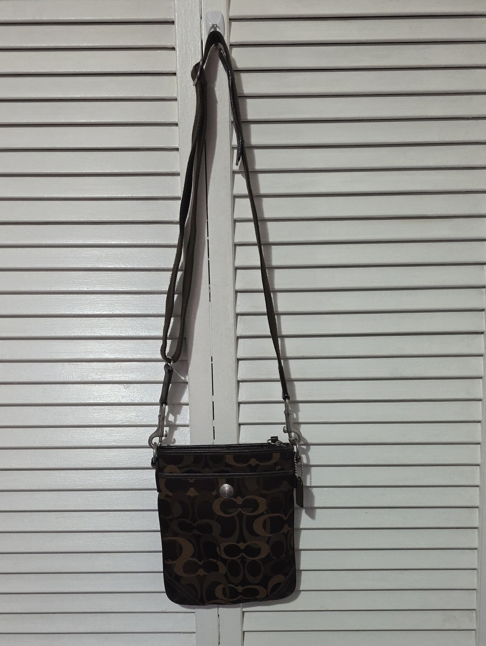 COACH SIGNATURE PRINT BROWN CROSSBODY VERY GOOD USED CONDITION